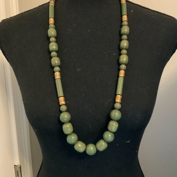 Cadoro Vintage Green Marbled Bakelite Beaded Gold Tone Necklace - Picture 3 of 8